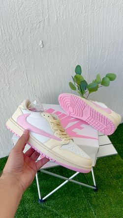 Travis Scott X Air Jordan 1 Lows ‘Shy pink’