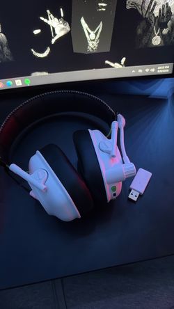 White Wireless Gaming Headset with USB Dongle