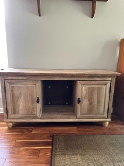 Entertainment center
