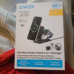 Anker 15W Max Pocket-Sized 3-in-1 Charger