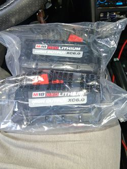 BRAND NEW BATERRIES MILWAUKE 18 VOLTS