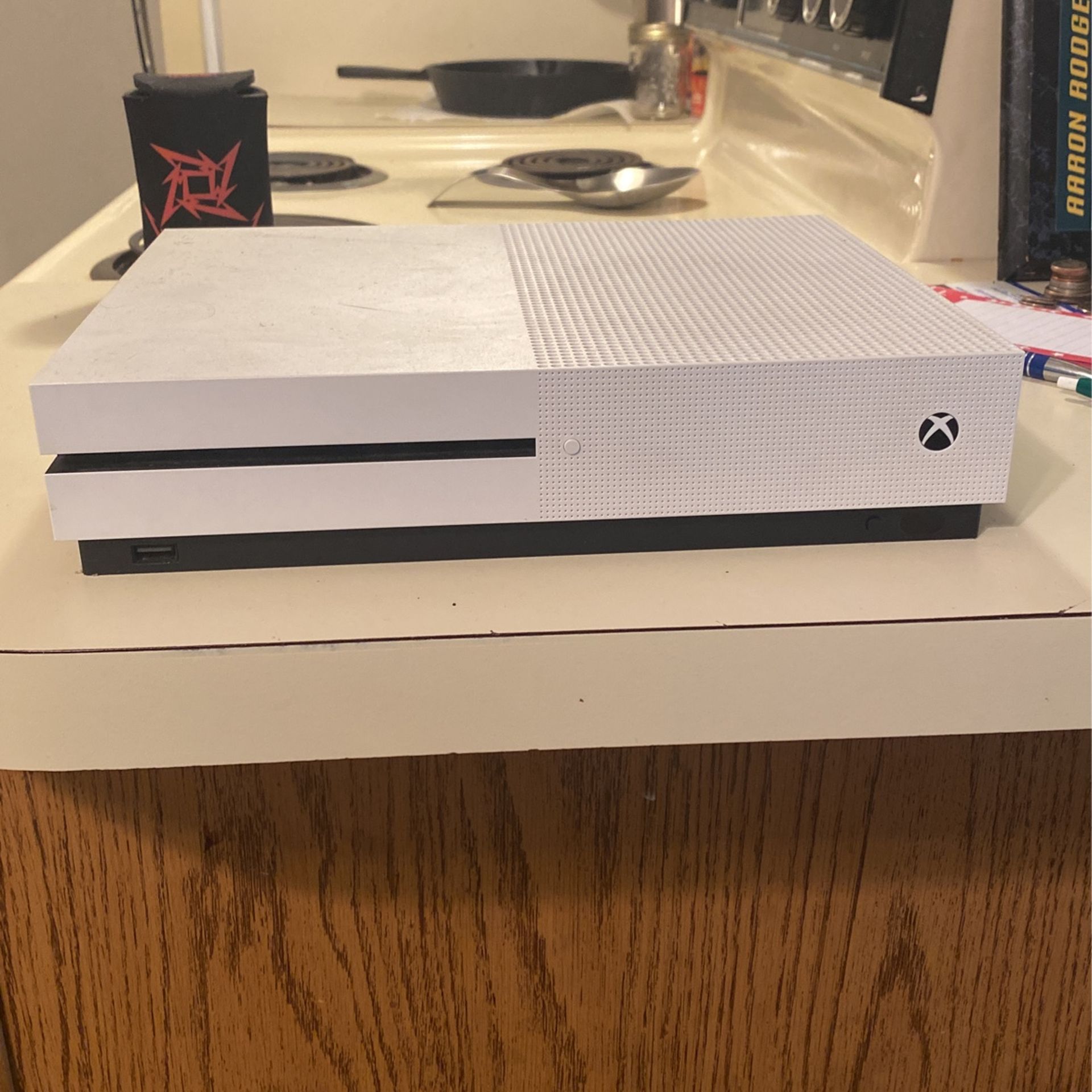 Xbox One S With Controller
