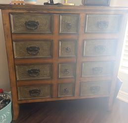 Antique style cabinet