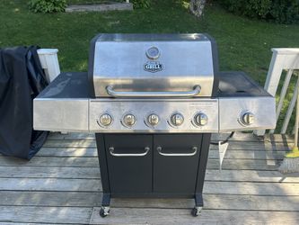 Five Burner Gas Grill With Side Burner