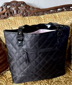 NEW....Mary Kay Black Quilted Tote Bag with Pink inside lining!