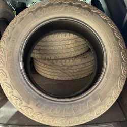 Goodyear Wrangler A/T 275/60/R20