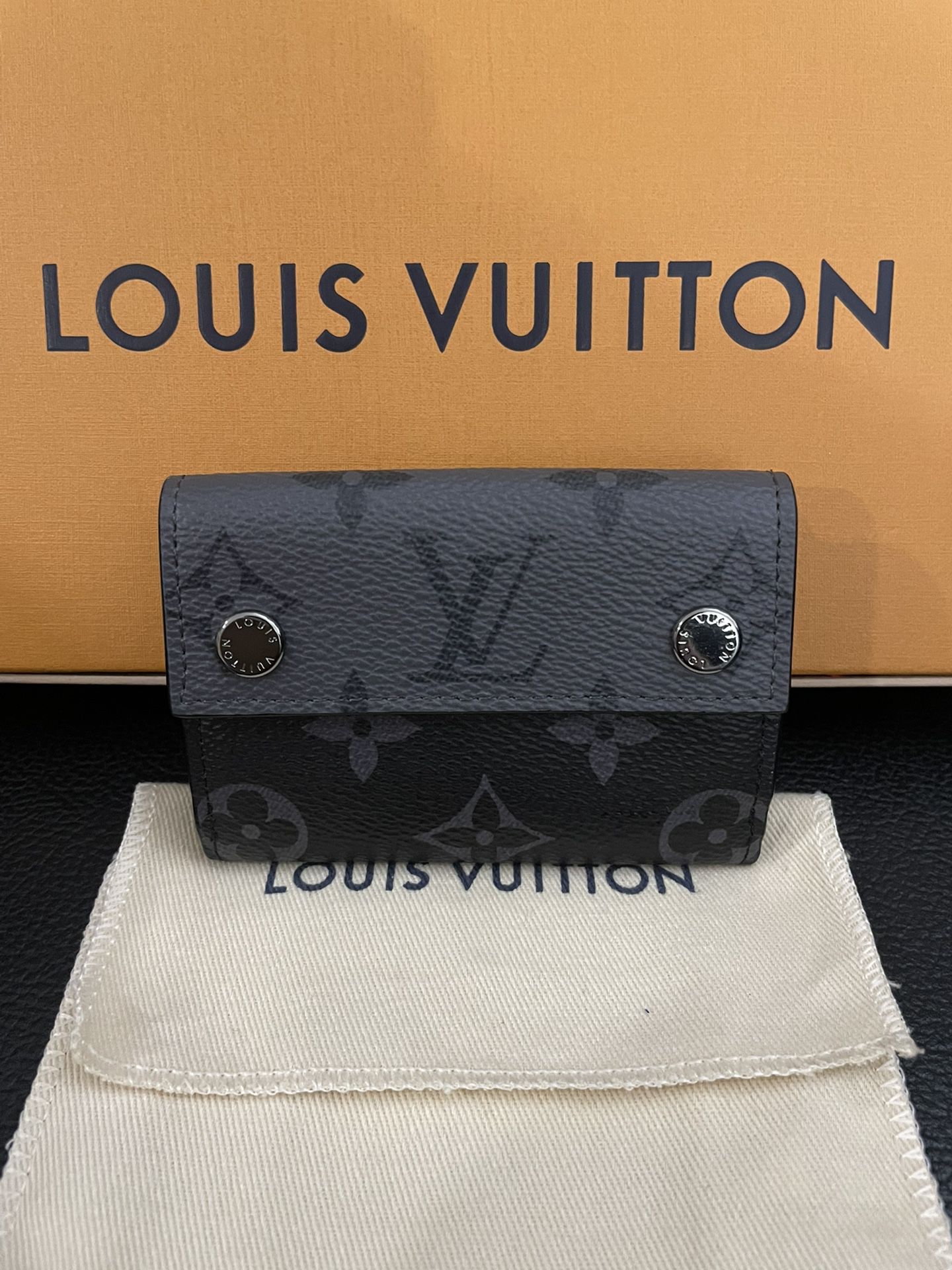 Louis Vuitton Monogram Eclipse Reverse Discovery Compact Wallet M45417 Tri-fold Authentic Mint 