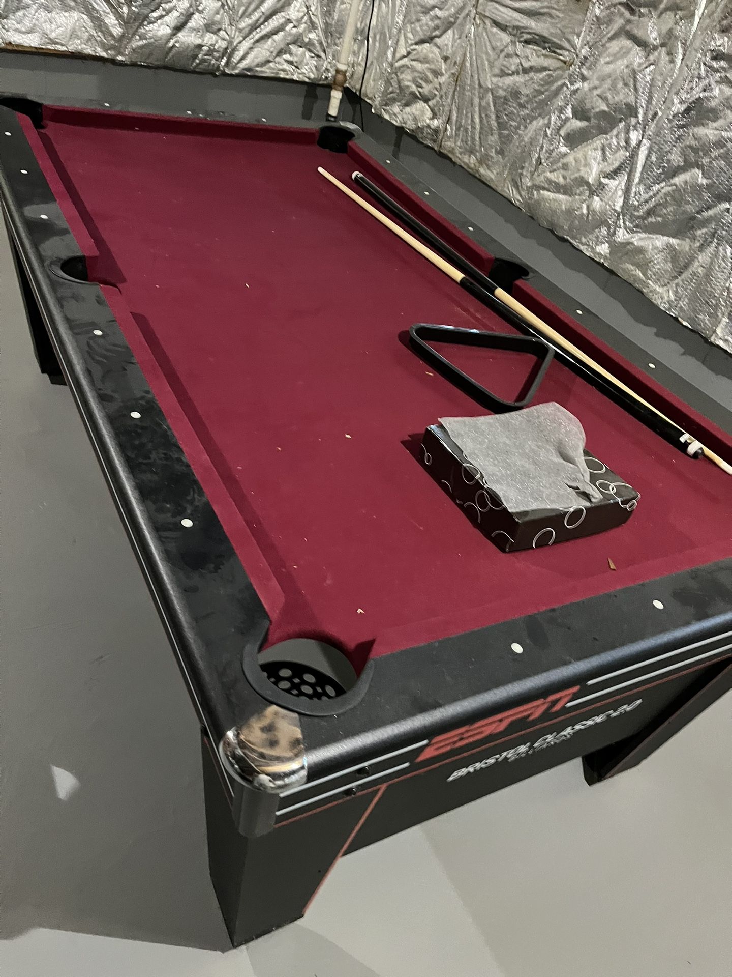 Pool table