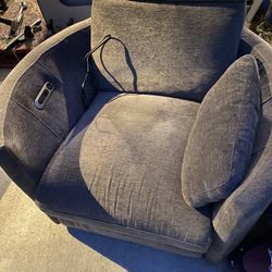 Free 2 Recliners 