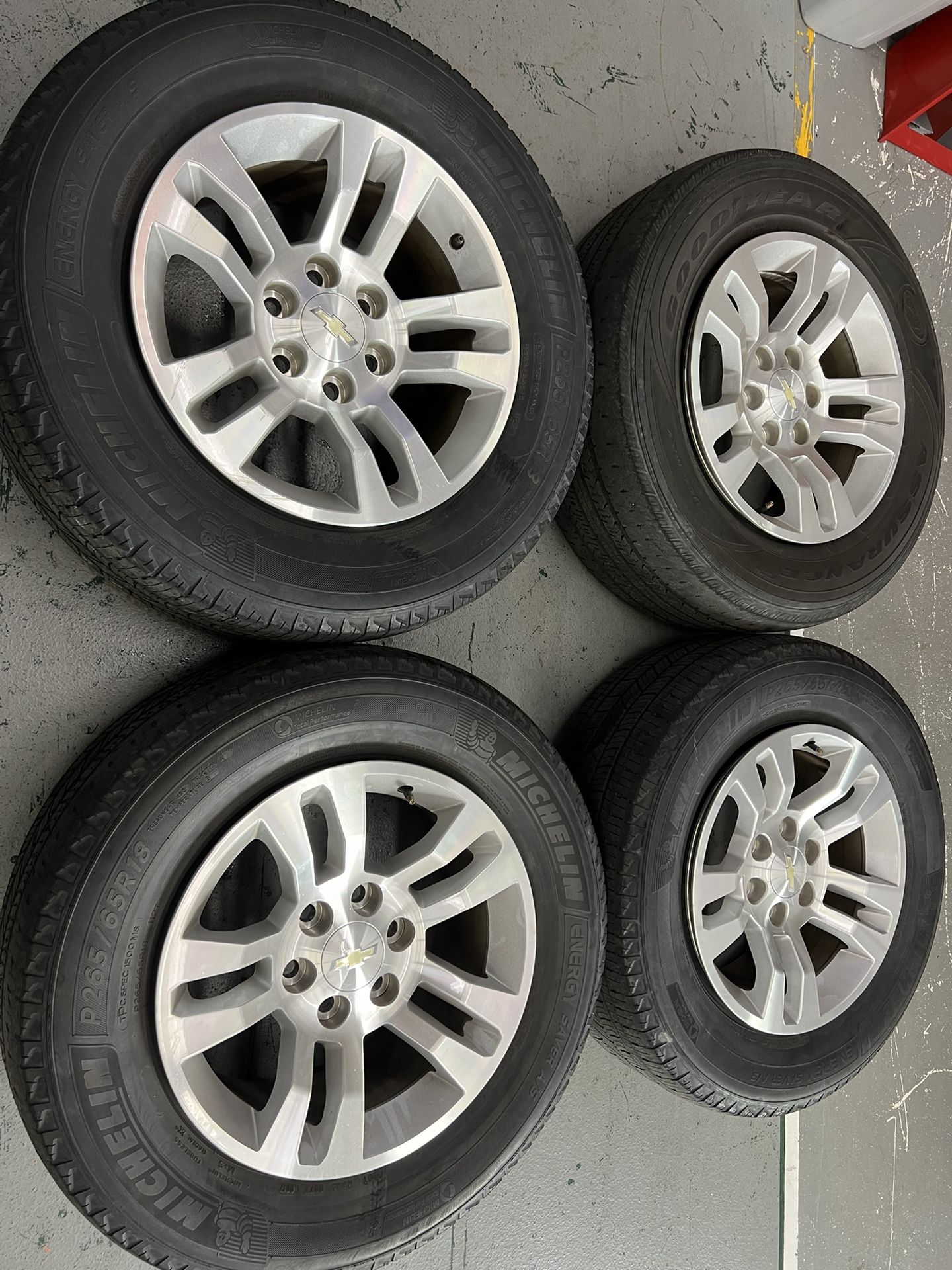 18 Inch Wheels Chevy Silverado 2 Tires Are Good Need The Other 2 Replace