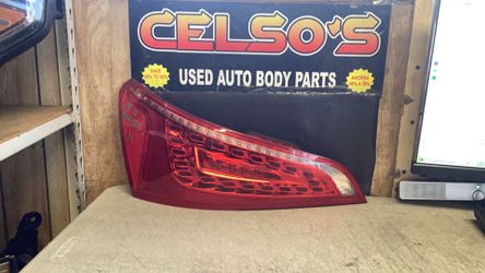 09 12 Audi Q5 LH Tail Light LED OEM.