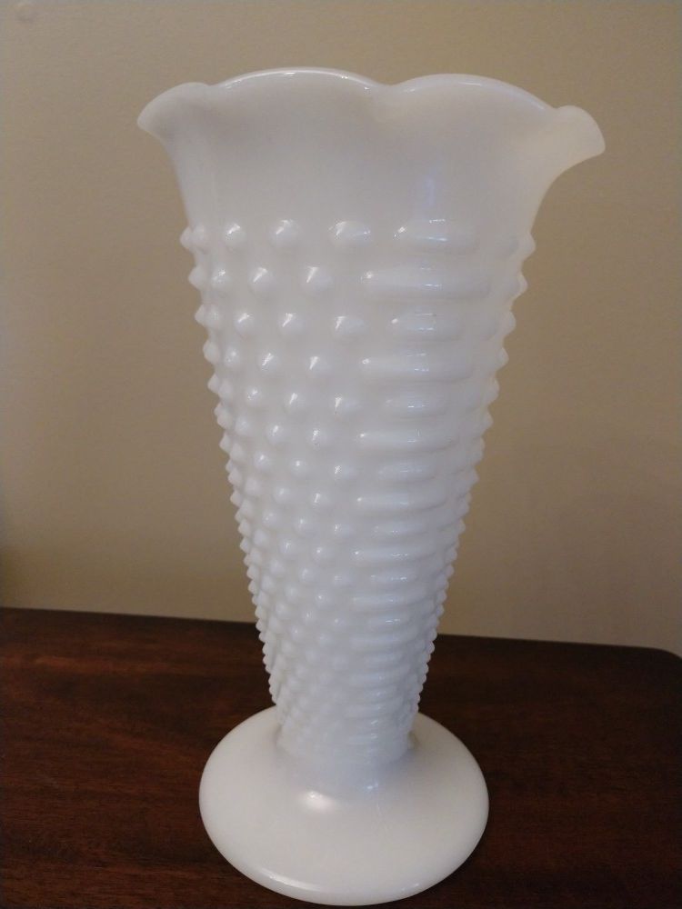 Antique Vintage Anchor Hocking Hobnail Milk Glass Vase