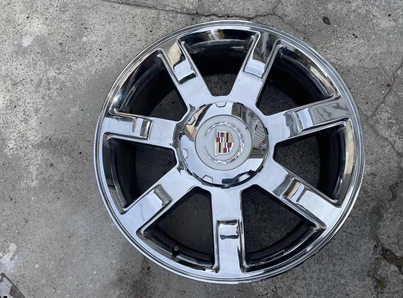 2012 CADILLAC ESCALADE 22’ Chrome Rims (used)