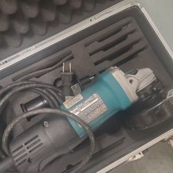 Makita 4-1/2" Angle Grinder Kit
