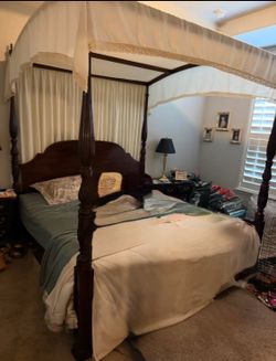 Henredon king bed with tempurpedic mattress, dresser and more!