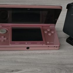 NINTENDO 3DS AND GAME LOT