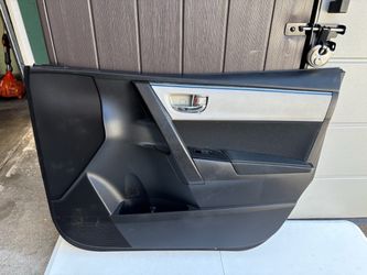 2014-2019 Toyota Corolla Right front Interior Door Panel