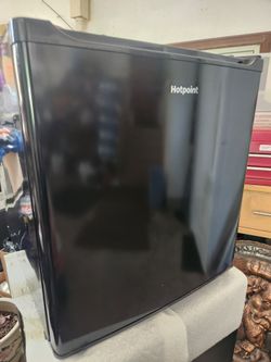 Hotpoint mini Fridge RV $95