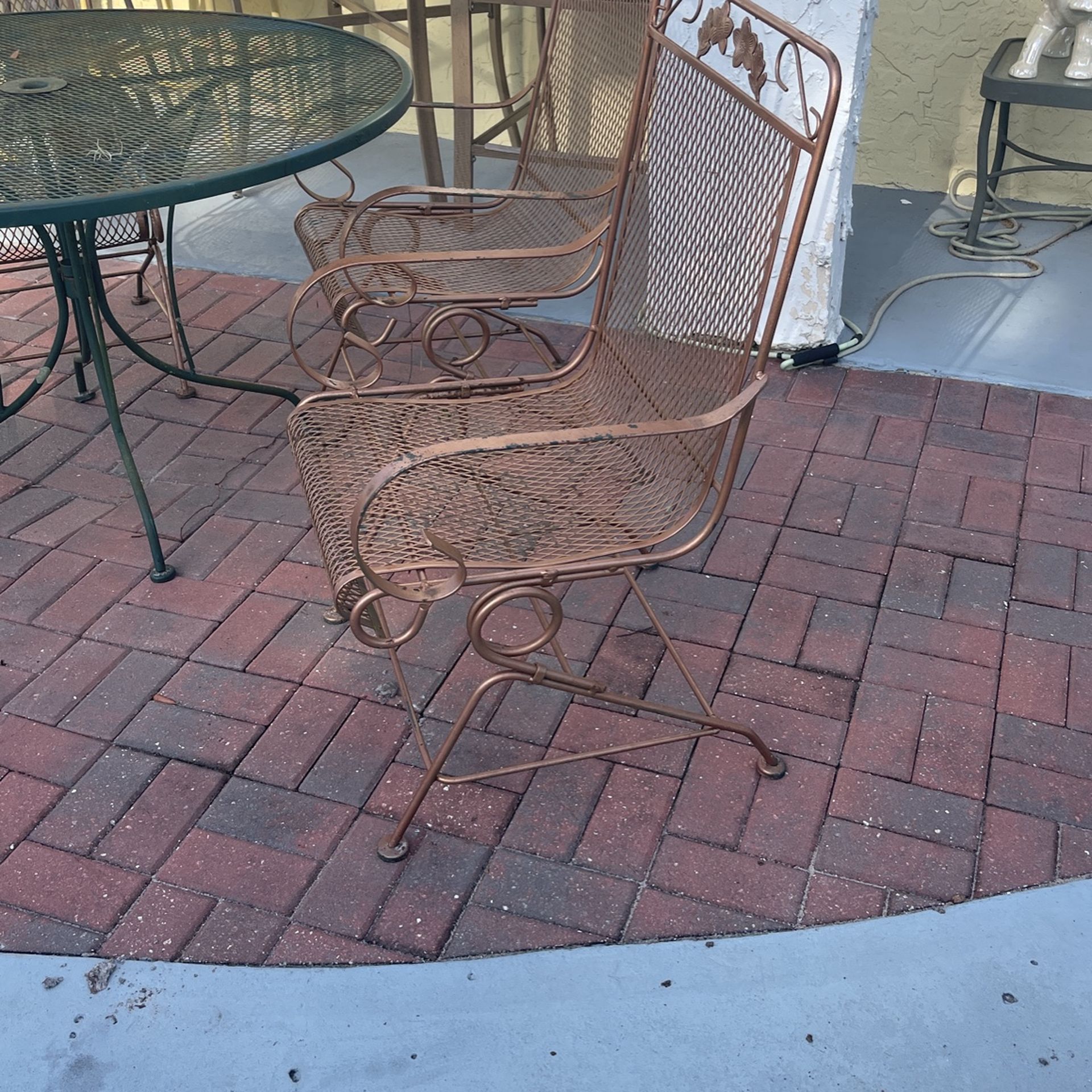 Antique Rare Metal ROCKER Chairs Very Cool 125$ Each or 200$ Pair