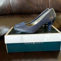 Navy Brand New Pump Really Cute