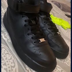 Black Air Force 1’s Nike