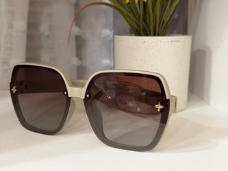 Lentes nuevos para mujer $12 each