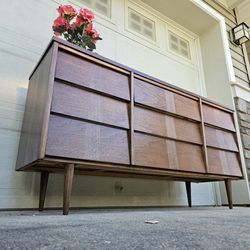 STUNNING Mid Century Modern Dresser 9 Drawers Brown 