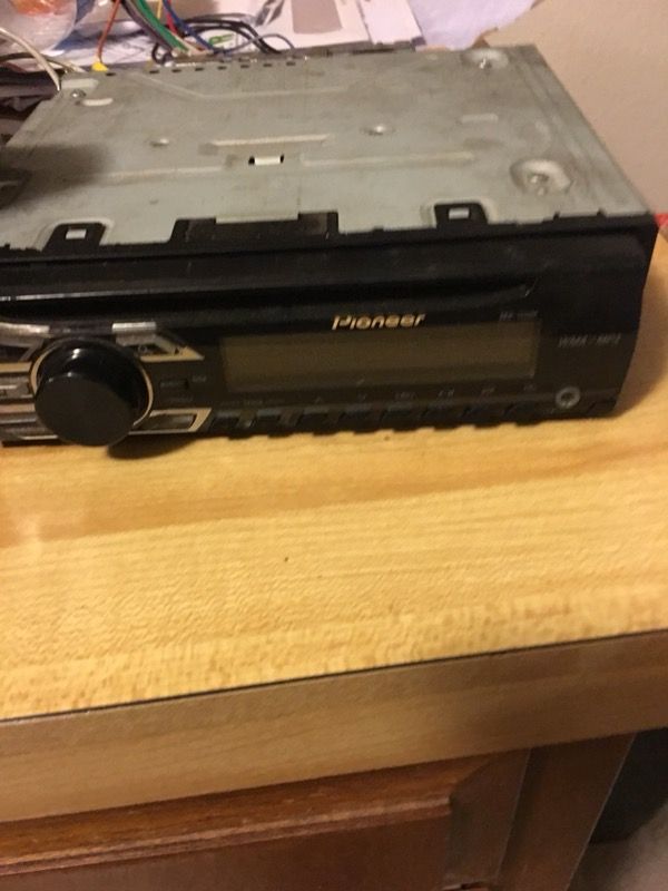 CD player and 2 6 by 9 speakers