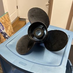 J 15 X 17P Outboard Propeller