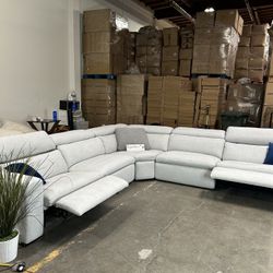 Like New! Gray Power Reclining Sectional Couch (FREE DELIVERY 🚚)