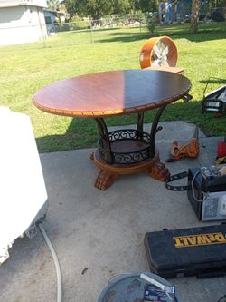 Round Table