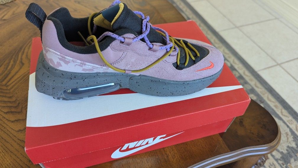 Women's Nike Air Max Viva Size 9.5