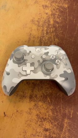 Arctic white camo Xbox one controller