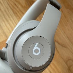 Beats Pro Studio (Wireless Bluetooth Noise Cancellation Headphones) (Sandstone Color)