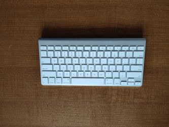 Apple A1314 Wireless Keyboard