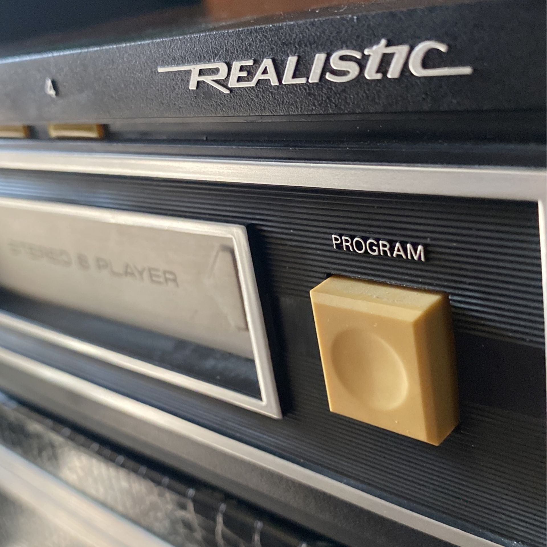 Realistic Stereo 8 Player