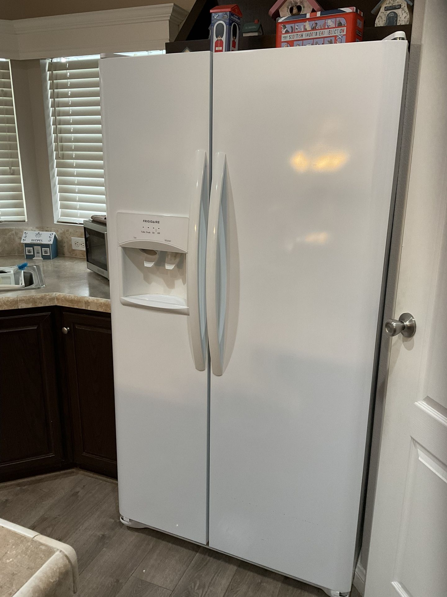 Frigidaire Refrigerator