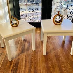 🌿Beautiful Set of 2 Tables🌿