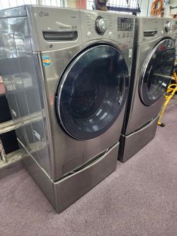 LG Electric Washer & Dryer Set