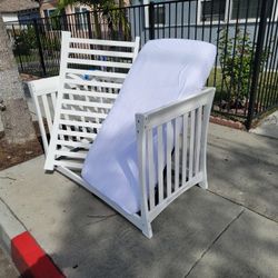 Crib / Day Bed - Free