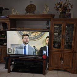TV Media Entertainment Centre With Wall Unit 1$