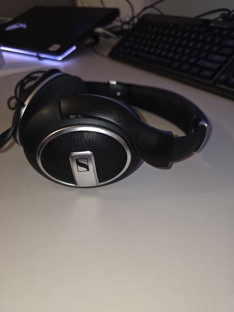 Sennheiser HD 599SE Special Edition Around-Ear Open Back Headphones