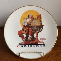Vintage Norman Rockwell Gorham Planning Christmas Visits plate just over 8.5” diameter 1978