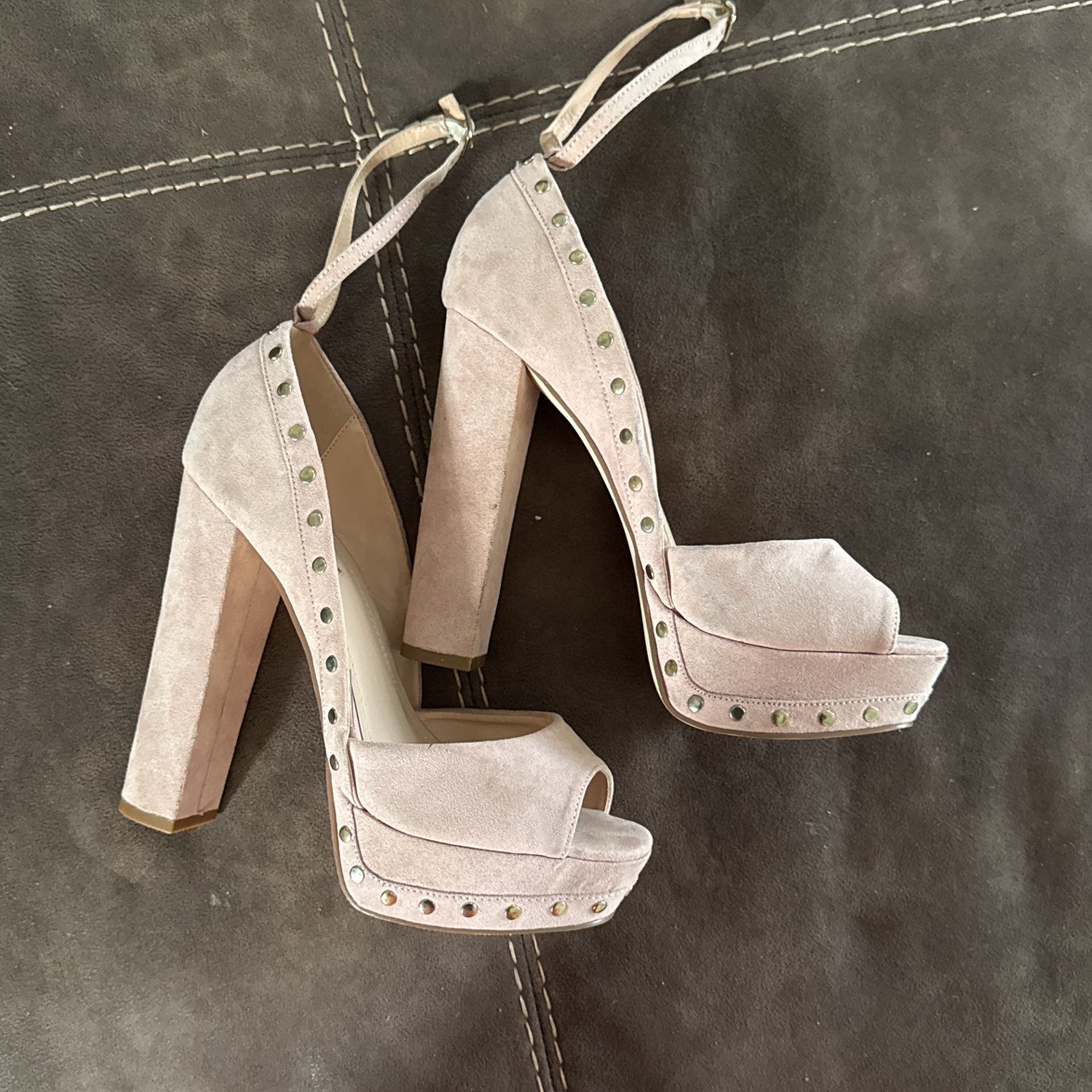 Beige To Lite Pink Women Size 8.5 Heel