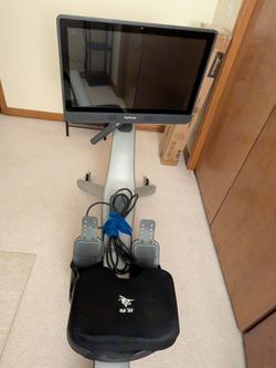 2021 Hydrow Pro Rowing Machine Excellent Condition 0-50 Rides - Hilliard, OH