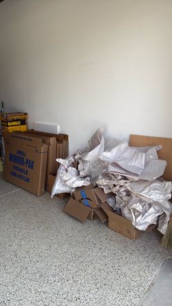 Free moving boxes and paper