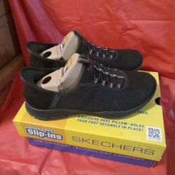 Skechers Hands Free Slip-Ins 