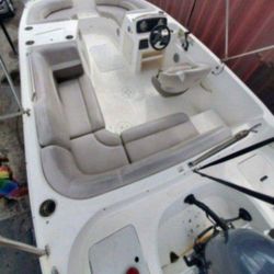 Hurricane 188 SS  2017 buy new in 2018 september 115 yamaha 4 stroke with 478 hours nice condition trailer is sold i save price of trailer used ...
Añ