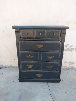 5 DRAWERS DRESSER