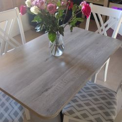 Dining Table And  4 Chairs 